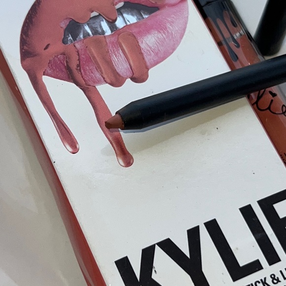 💕🌙Kylie Cosmetics Dirty Peach Lip Kit - Picture 7 of 13